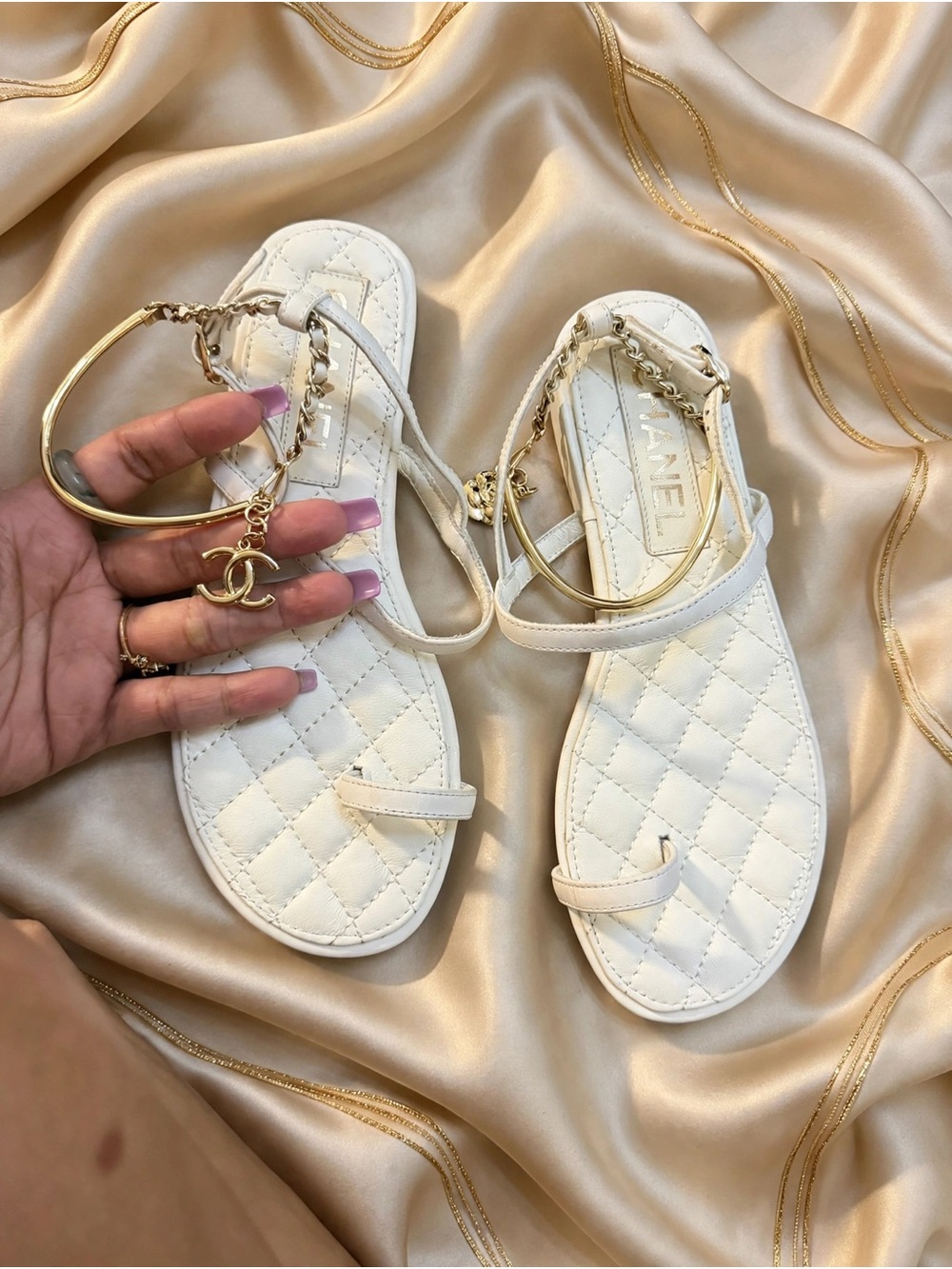 CHANEL White Quilted Leather T-Strap Sandals with Gold Chain Charm